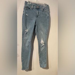 Woman’s Size 0 Distressed Jeans Like New